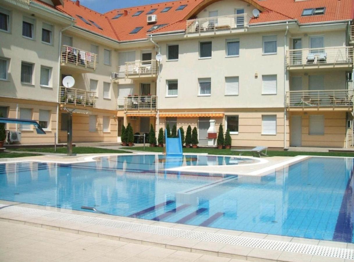 דירות Relax Wellness Studio Hajdúszoboszló מראה חיצוני תמונה