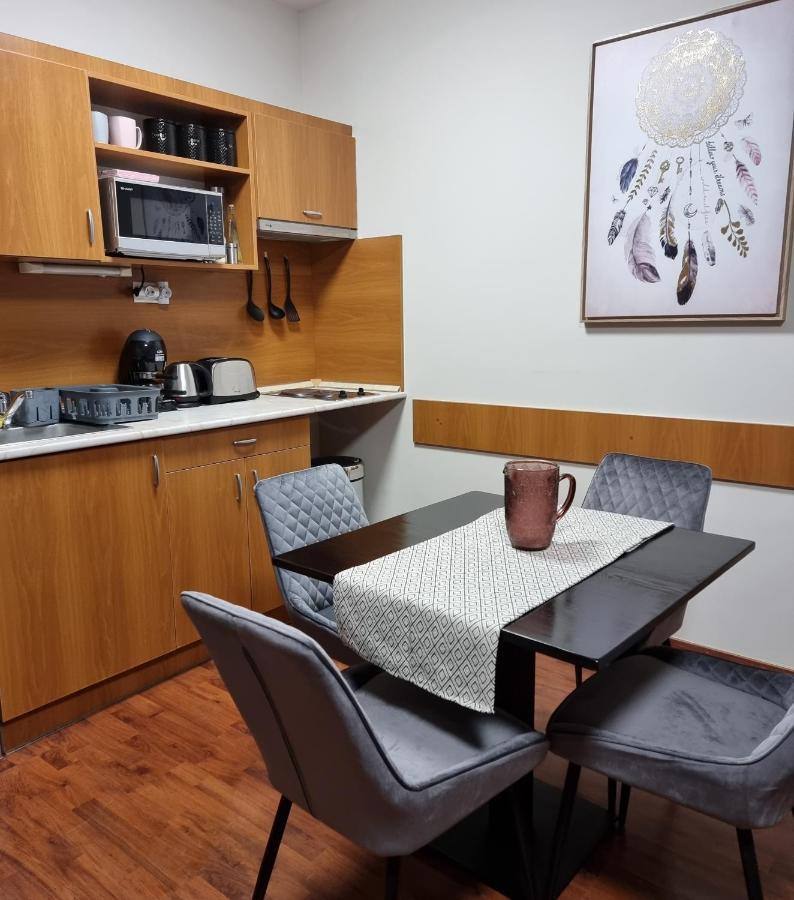 דירות Relax Wellness Studio Hajdúszoboszló מראה חיצוני תמונה