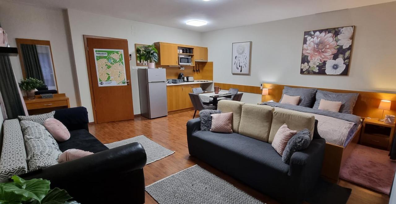 דירות Relax Wellness Studio Hajdúszoboszló מראה חיצוני תמונה